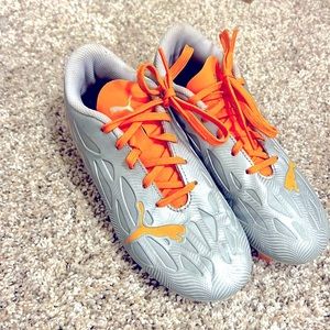 Puma Kids Shoes in Silver and Orange